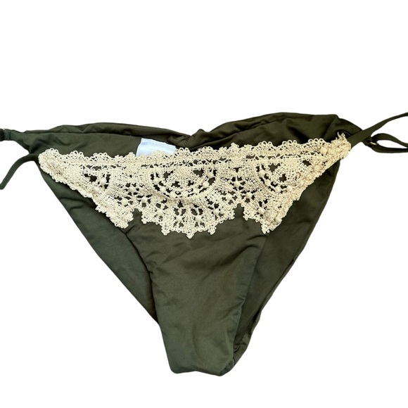 BLUE LIFE Eclipse Crochet Green Cream Two Piece Bikini Swimsuit - Picture 4 of 11